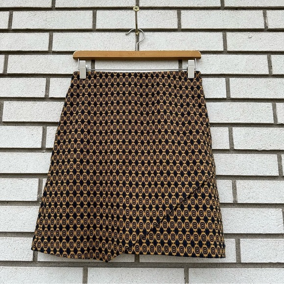 CAbi Medallion Print Knit A-Line Skirt Asymmetrical Hem Pockets XS 3403 - Picture 3 of 13